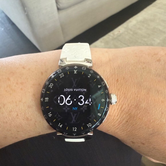 Louis Vuitton Tambour Horizon Smart Watch - Pristine Condition! - Picture 2 of 10